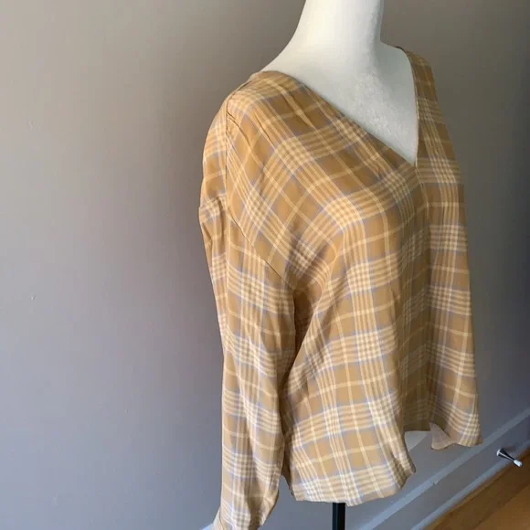 Aritzia Cairo gold Macee blouse (checkered blouse) - Picture 10 of 14